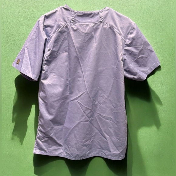 AUW Light blue scrub top fig V-Neck with pockets SMALL - Picture 2 of 4